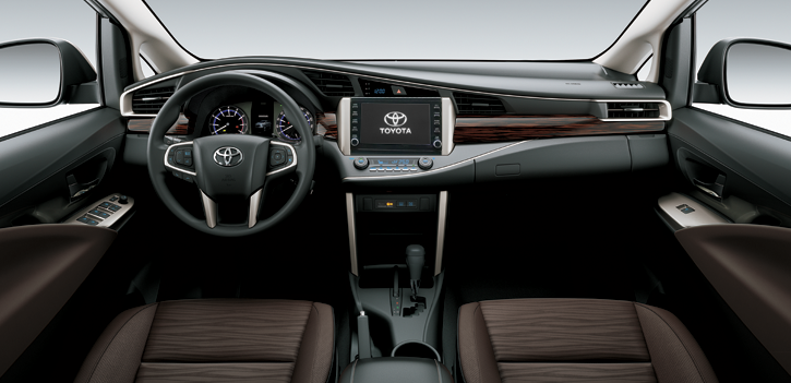không gian hàng ghế đầu toyota Innova 2023